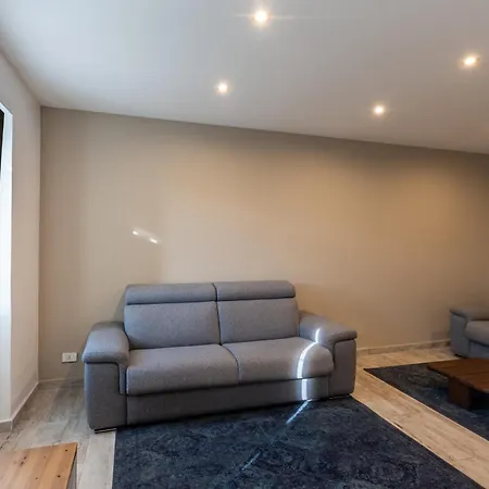 Il Limone House - With Private Courtyard