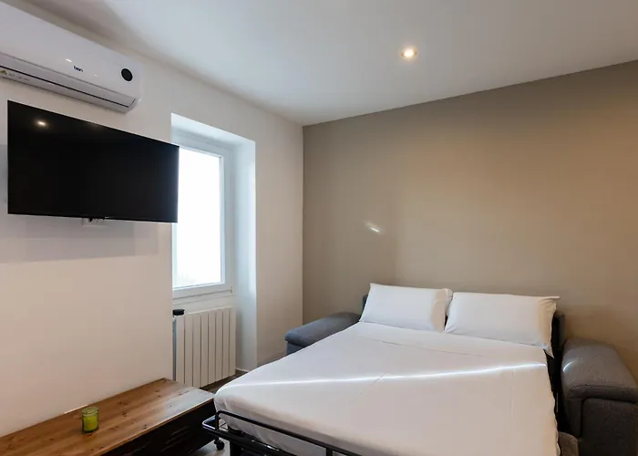 Casa Limone - With Private Courtyard Apartment